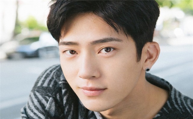 就别|女演员节目中耍酒疯,何炅全程黑脸,井柏然怒批玩不起就别玩!