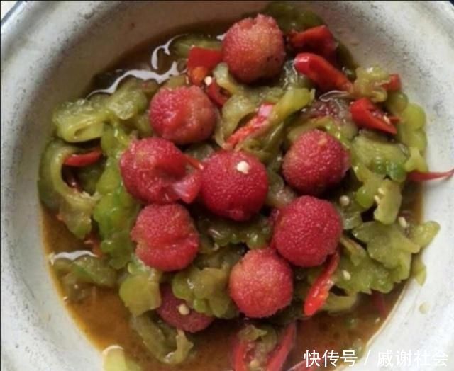 大妈们|学生被食堂逼出的无奈,吃过“冰镇麻辣烫”吗全吃过的真心疼你