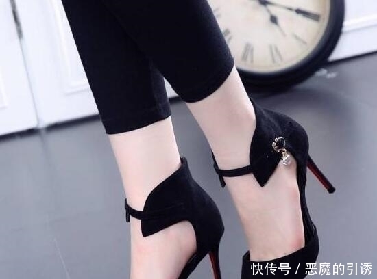 唯美|尖头细脚高跟鞋，显现出唯美的优雅姿态，绽放性感的魅力