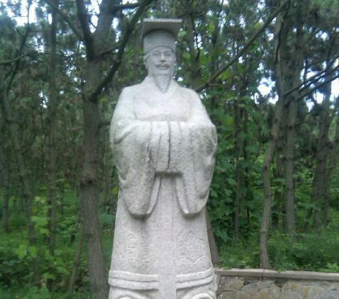  亲自|公元前205年正月，霸王亲自带领大军打到齐国