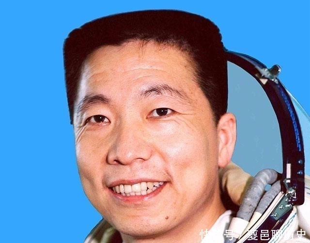  军衔|杨利伟是中国航天第一人，又是空军出身，为何却是陆军军衔？