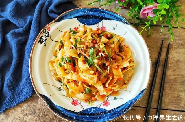 后悔|吃了40年凉皮才知道，这才是凉皮的正确吃法，后悔知道晚了