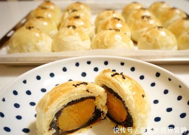  做法|如何做出口感酥脆，层次分明的蛋黄酥，配方和做法分享给你
