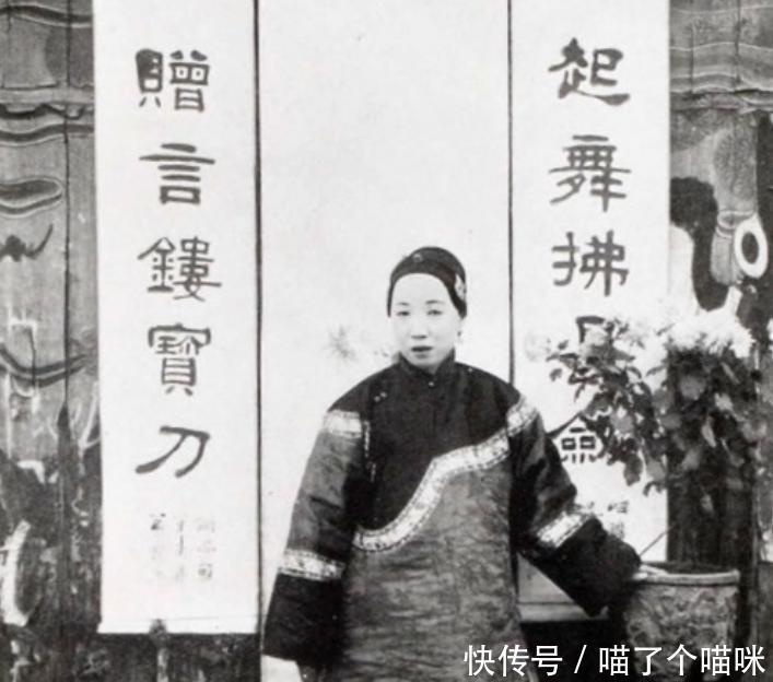 青楼女子|晚清老照片窈窕美丽的青楼女子，脚踏两只船的湖边渔民！