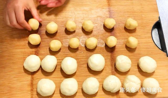 醒发|我家红豆从不熬粥喝,加一碗面粉,简单一做,比蛋糕面包还好吃