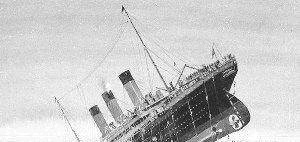 希契斯|“泰坦尼克号”的沉没并非偶然,只因舵手犯了一个小小的错误