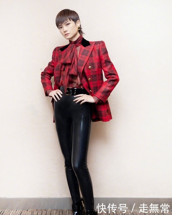 搭配|种草4款黑色裤装!拉高海拔还得靠这些小心机,逛街就像走T台