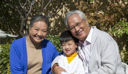 寒心|这2种新型的“不孝”,比啃老更加让父母寒心,看看你在其中吗！