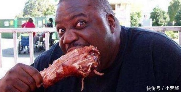 结账|非洲人第一次吃中国猪蹄,结账时愣住了:你们太欺负人了