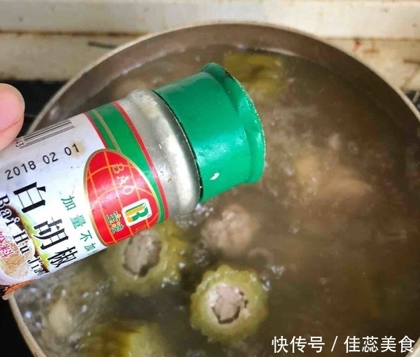 半盘|夏天就应该这样吃苦瓜,刚出锅女儿就吃了半盘,那得有多好吃