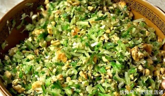 好吃|入秋后,多吃此菜,补锌补维C,才5毛钱一斤,烙成馅饼最好吃