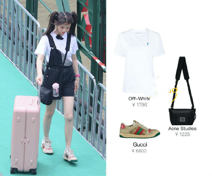  超越|杨超越录《中餐厅》，虽然还是擦桌子扫地，但一身造型都已上万块