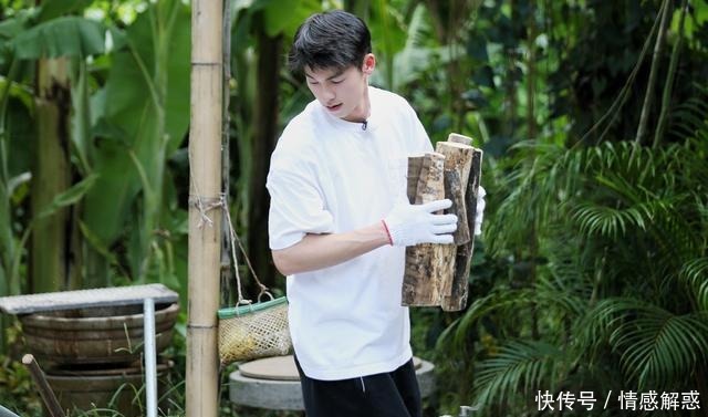 向往|《向往》里最尴尬的嘉宾全程沦为了背景板,在热闹人群中好孤独