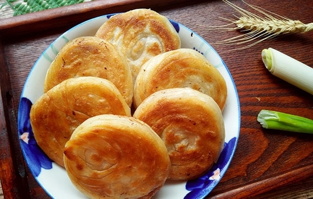 面团|馅饼这样做,南方人也爱吃,方法步骤教给你,学会家人有口福了