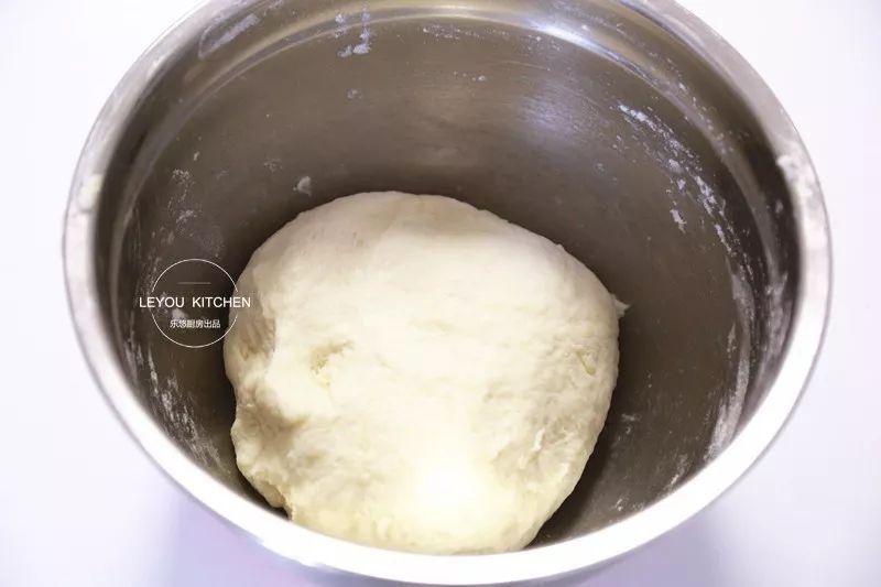  静置|在家做馅饼，和面很重要，照着做馅饼皮薄馅大，放凉了也软软的