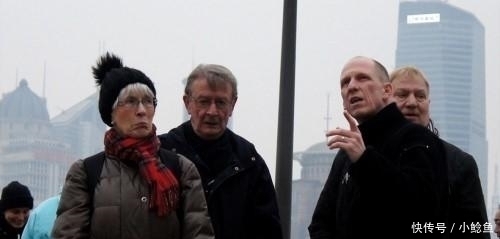  获取信息|外国网友热议，中国人真的生活在水深火热之中？到底谁在被洗脑？