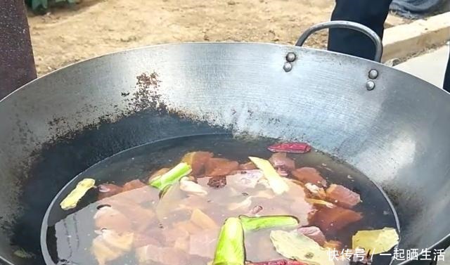 牛肉|土豆烧牛肉,做法简单,口感嫩滑