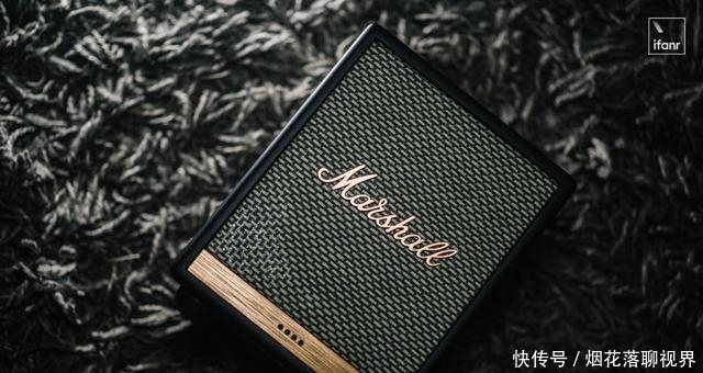 便携|小而智能,这是个「另类」的 Marshall 音箱