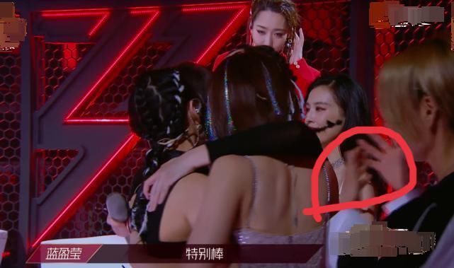 安慰|《乘风破浪》郑希怡输了比赛,队友都在安慰,宁静的举动戳中笑点