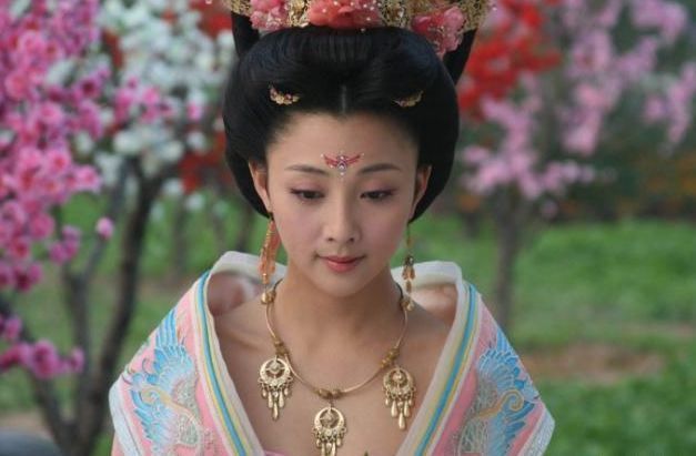 简单|历史上杨玉环那么受宠，为何没能生下一儿半女？原因其实很简单