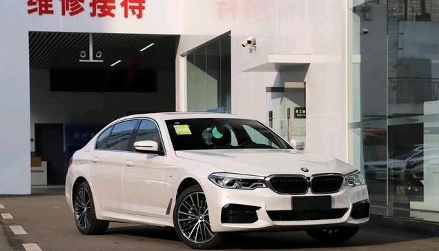 5系油耗在10L左右,一年的养车费用是多少