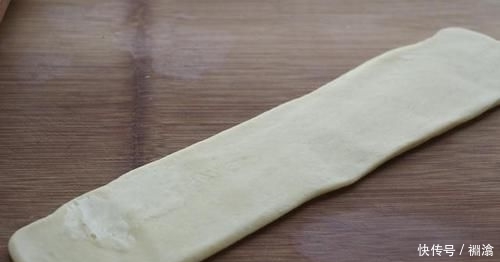 做法|面粉特别的创意做法,加2个紫薯,比包子馒头都好吃,酥得直掉渣