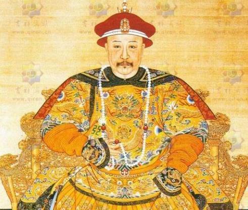 登基|嘉庆被立储前一天,和珅登门献上宝玉,嘉庆看罢:我登基后你必死