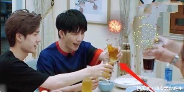  蓝忘机|王一博与蓝忘机一样耐人寻味，在《天天向上》中1个细节暴露人品