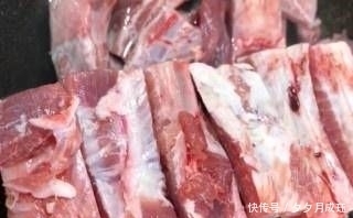 简单|排骨就是这样。营养丰富,味道鲜美。很简单。太好吃了。今晚,米饭不够