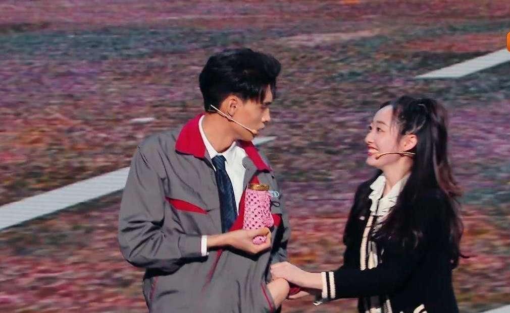 争议|德云社秦霄贤首个综艺被坑惨,评分跌破4分,谢娜又成争议的焦点