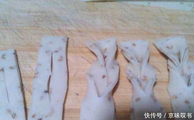  芝麻|一碗面粉，一把芝麻，教你做美味的油炸筷子，咸脆香！