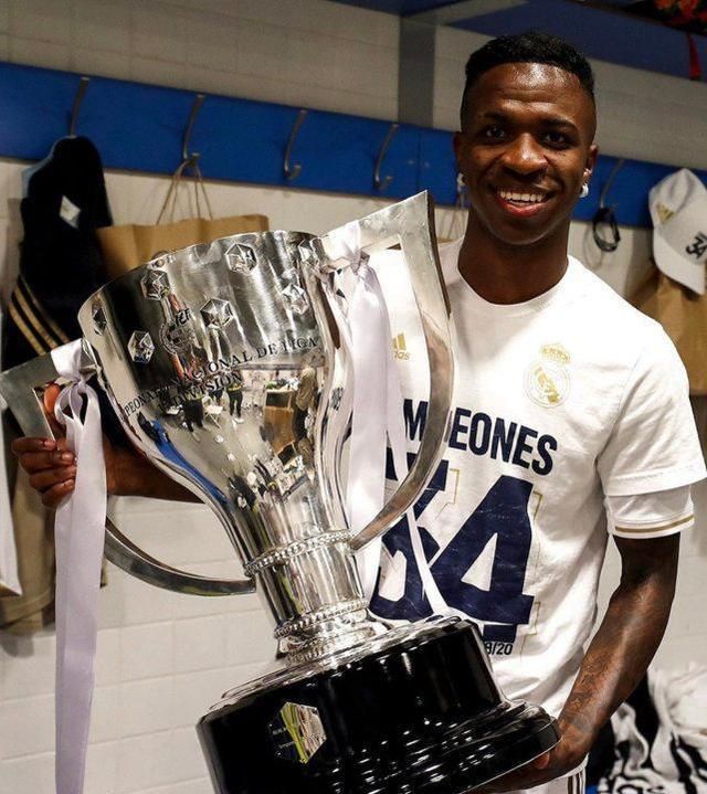  姆巴|皇马20岁天才遭大巴黎挖角！违约金7亿 球迷：拿姆巴佩来换