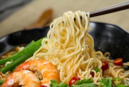 美味|方便面在泡之前多做一步,不仅更加美味爽弹,关键更加营养健康