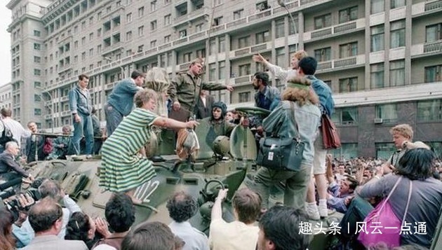 休克疗法|如果叶利钦没有把总统之位交给普京,那么现在的俄罗斯会怎么样