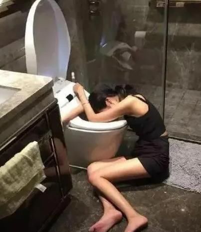 酒精|酒精最怕的“解药”,并非茶水,而是毫不起眼的“它”,别后悔知道的太晚!