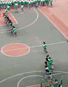 趣图|搞笑GIF趣图:电风吹坏了怎么办?没事!我有我的机智