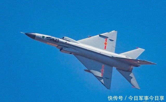 亮相|歼20增重版亮相，它又不搞近距格斗，为何要上矢量推力喷管？
