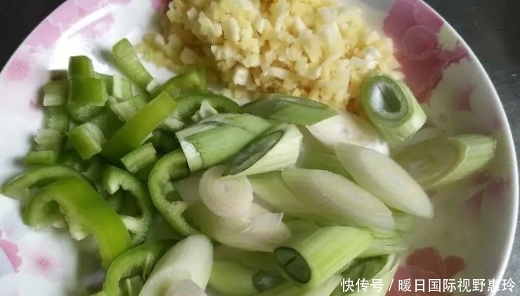 美好|天冷时多给家人做炖菜,荤素炖一锅,家常味美好营养,孩子很爱吃