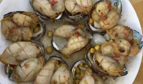 婚宴|参加婚宴随礼500元,看到宴席后却很尴尬,桌上的菜让我怀疑人生