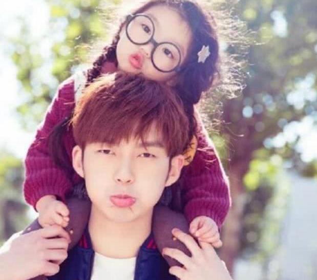  阿拉蕾|人美嘴甜小公主阿拉蕾，4岁出道即赚百万，现在过得如何