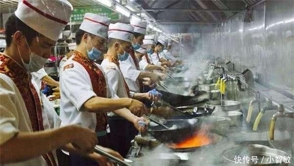 案台|饭店的厨师炒菜时,为什么要让水龙头一直开着,不怕浪费水吗?