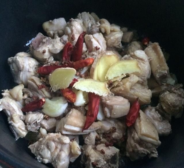 鸡块|鸡块盐炖时蔬，荤素搭配，营养均衡，有这一道菜就够了