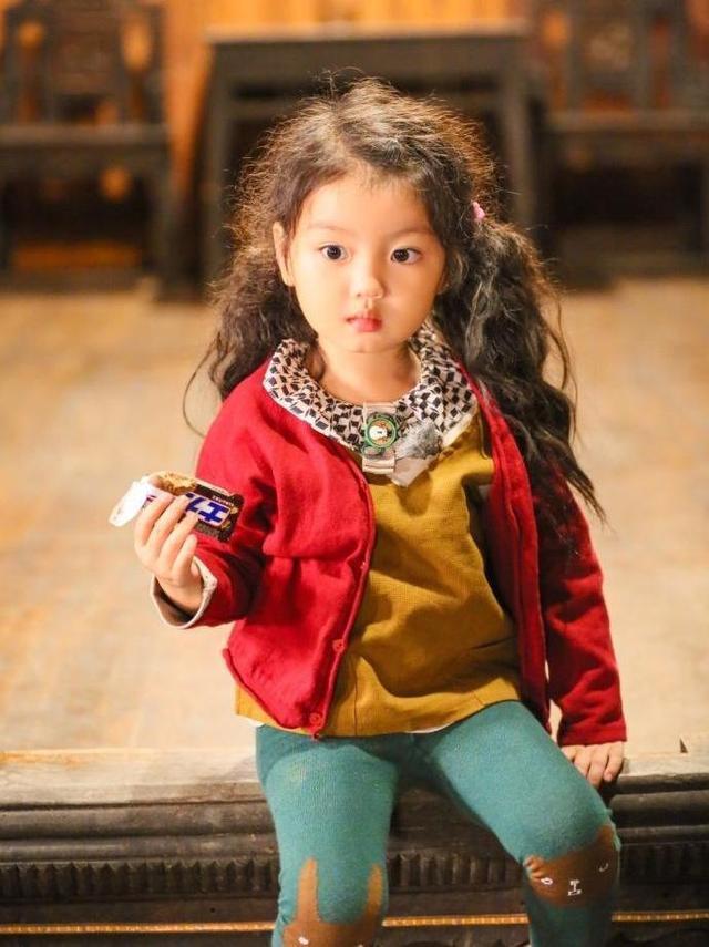 长成|那个曾经年入百万的阿拉蕾,为了弟弟不停赚钱,如今长成这副模样