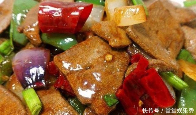 放到菜板上|炒猪肝时,焯水就“废”了,加点它,鲜嫩顺滑、无腥味