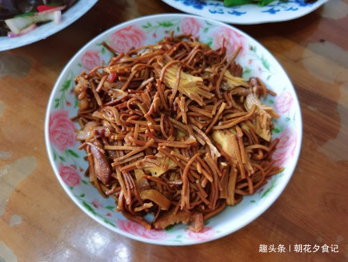 晚餐|节日不下馆子,妈妈准备200元的晚餐,分量足,家人都吃好
