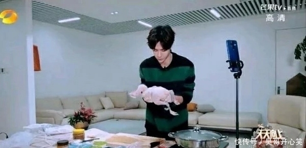 竟然|男星公主抱,周震南抱了只假腿,任嘉伦吐槽抱女星不如抱甘蔗