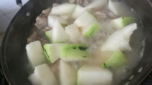 食欲不振|夏季食欲不振吃什么营养师多吃两种瓜、喝一种粥,少吃一种肉