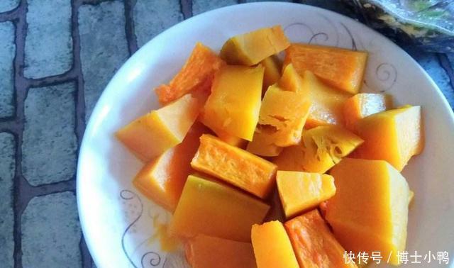 松软|做南瓜饼时,千万不要用面粉了!加点它,口感更加松软,百吃不厌