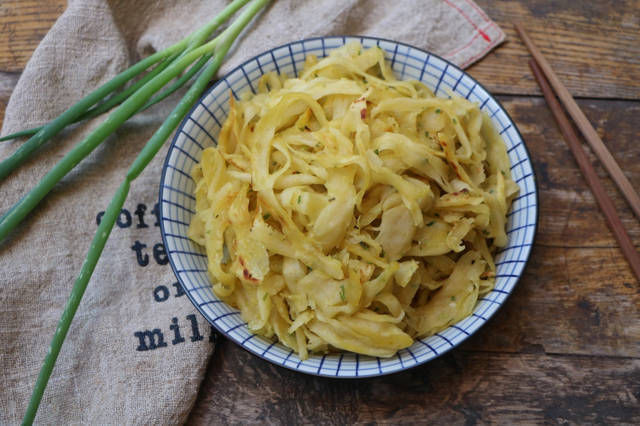  发面|夏天就馋这个饼，不发面不烫面，柔软层次多，外面要10块一斤