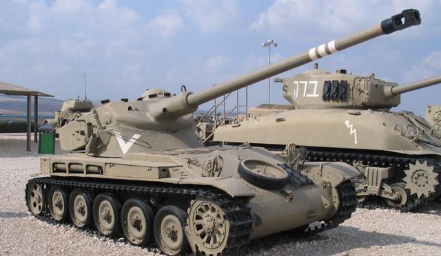 嘲笑|二战后法国坦克艰难的研发之路,宁可被嘲笑,也不放弃法式浪漫